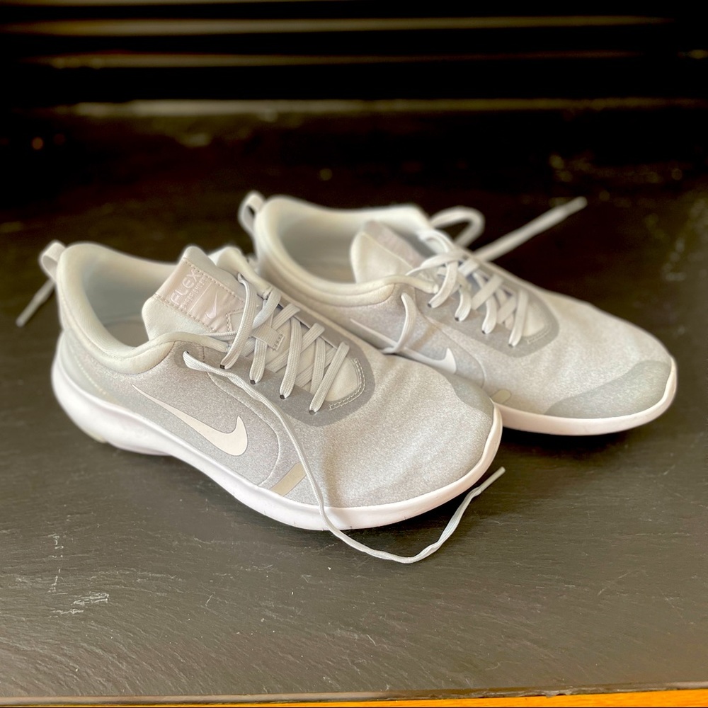 Women's Nike Flex Experience RN 8 Running Shoe White/Pure Platinum/Wolf Grey
